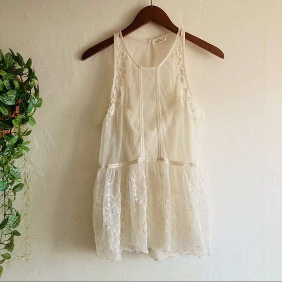 Hollister • Sheer Tulle Flowy Cream Tank Top with Camisole - Picture 4 of 9